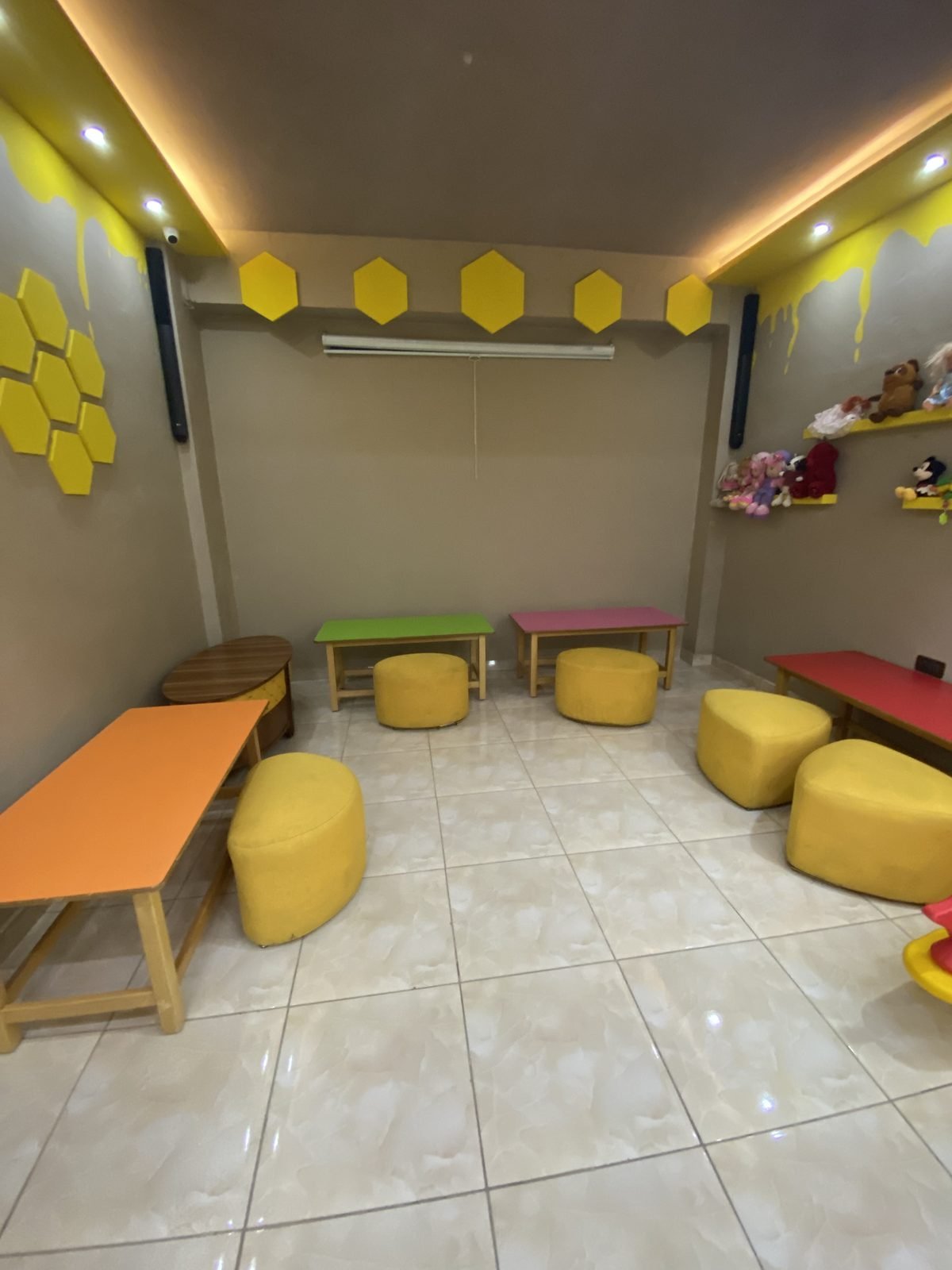 Honey Cafe: Seating in the kids’ area